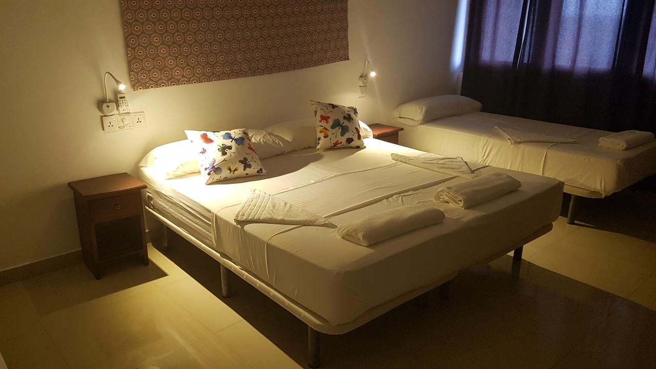 Coral Seas Beach 히카두와 외부 사진