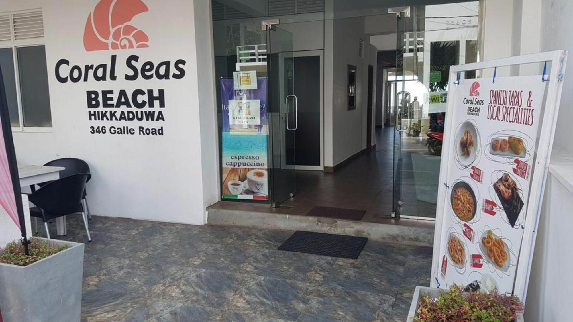 Coral Seas Beach 히카두와 외부 사진
