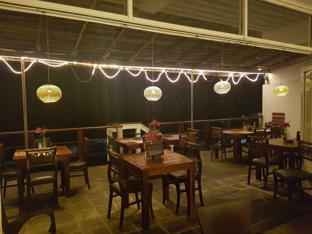 Coral Seas Beach 히카두와 외부 사진